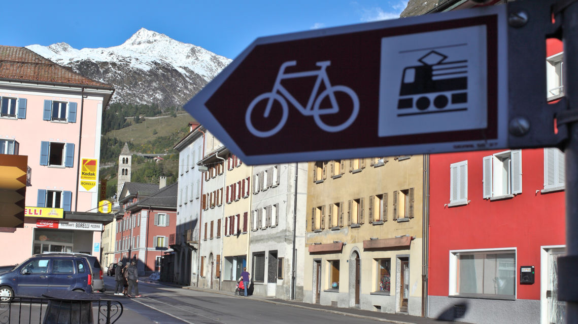 Airolo-in-bici-34184-TW-Slideshow.jpg
