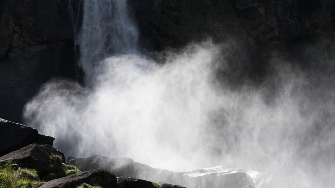 Cascata-di-Foroglio-36076-TW-Slideshow.jpg