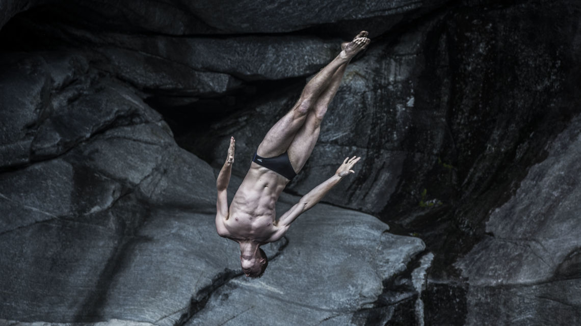 Cliff-Diving-Ponte-Brolla-36062-TW-Slideshow.jpg