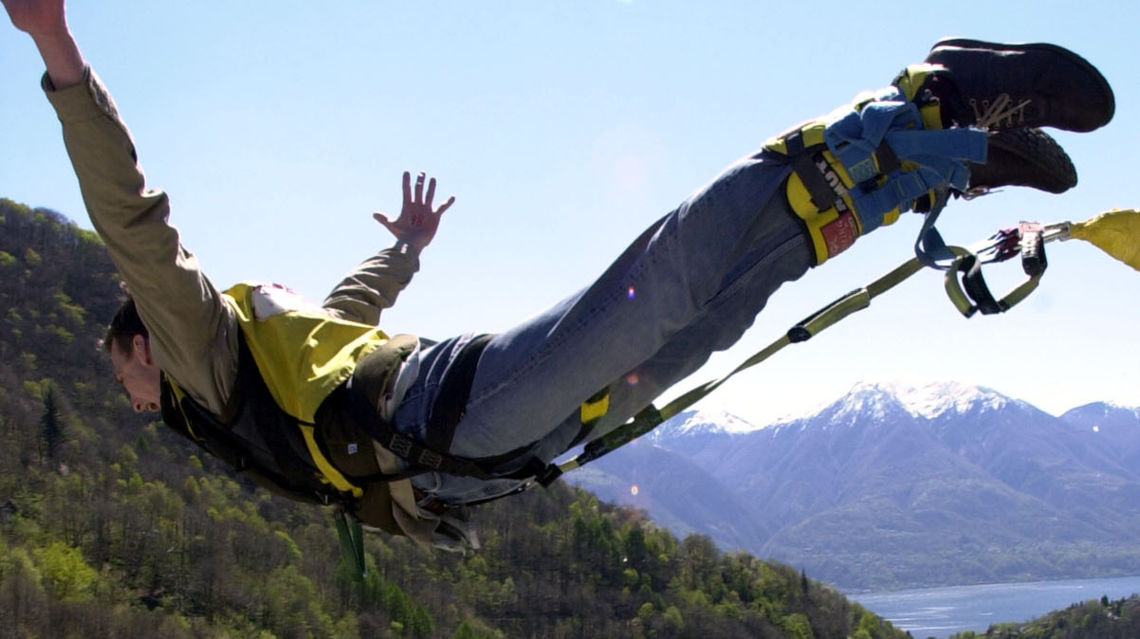 Diga-della-Verzasca-Bungy-Jumping-8036-TW-Slideshow.jpg