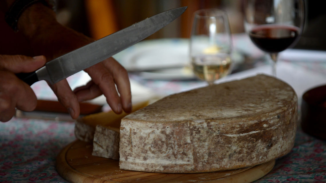 Formaggio-e-vino-36598-TW-Slideshow.jpg