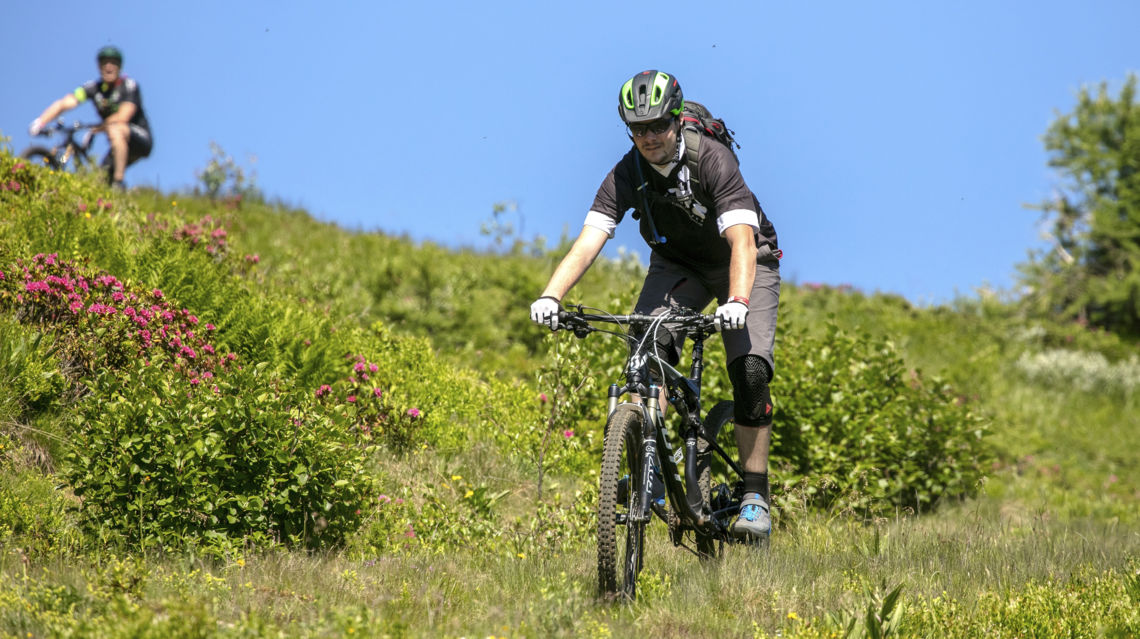 Mountain-Bike-24890-TW-Slideshow.jpg