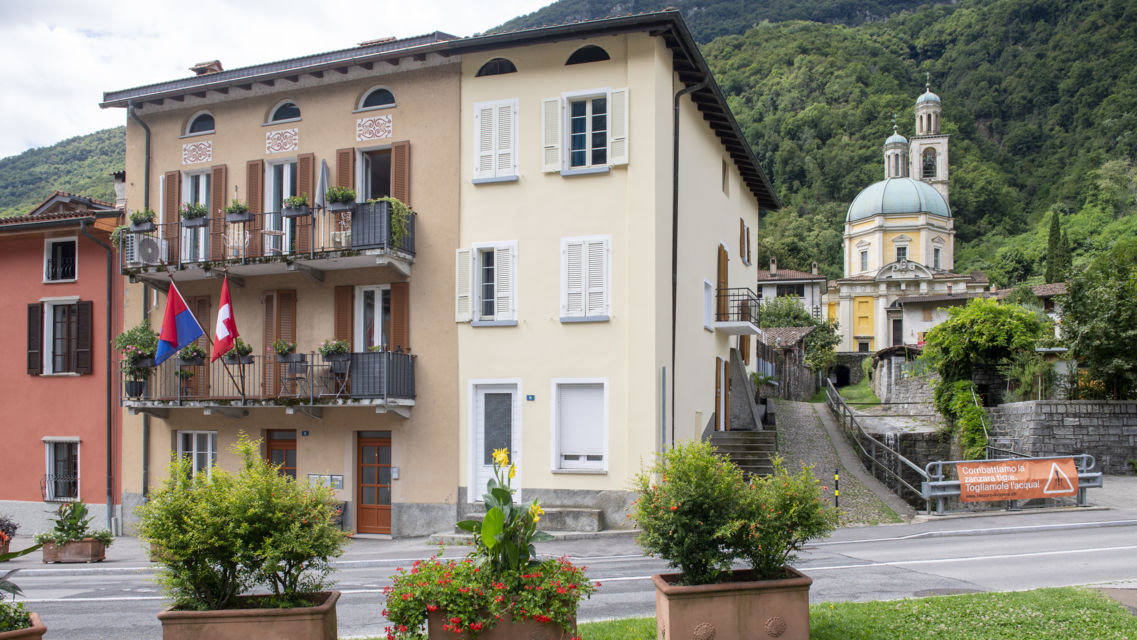 Riva-San-Vitale-36255-TW-Slideshow.jpg