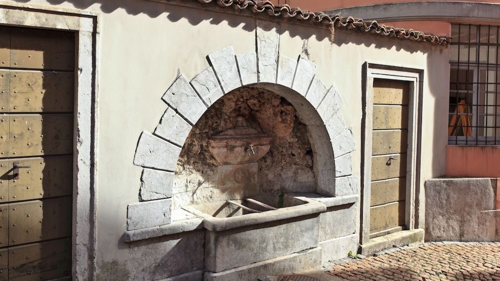 fontana-nucleo-paese-di-Arzo-8625-TW-Slideshow.jpg