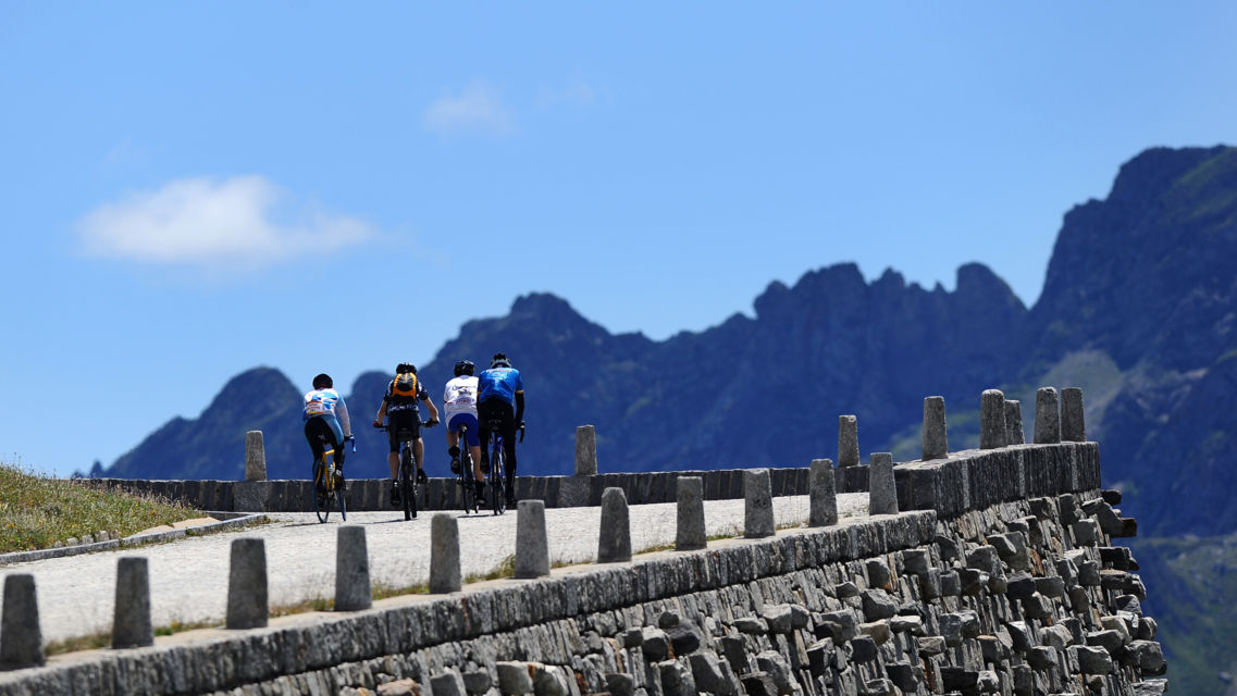 gran-fondo-Gottardo-19503-TW-Slideshow.jpg